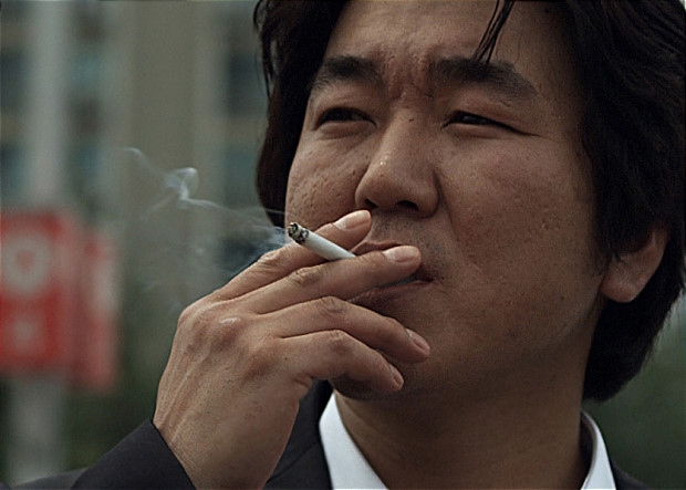 담배 담배피는 우아한 세계 윤제문 고독 고독함 조폭 포스