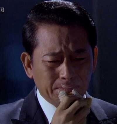 전광렬 먹방 울먹 울면서 눈물 울음 슬픔 슬픈 빵 먹는모습