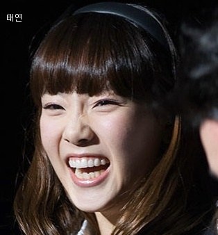 웃음 태연 소녀시대 웃는모습 빵터진 광대승천 광대폭발 여자 연예인