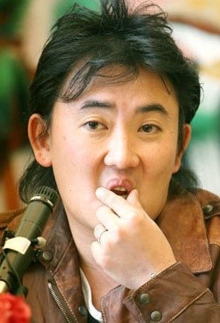 이승철 씁쓸한 표정 띠꺼운 불만