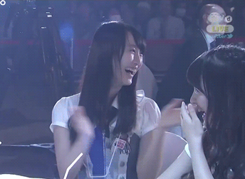 박수치며 웃는 모습 예ㅃ느 여자 하하하