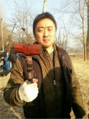 해머 마동석 오함마 조폭 표정 닥쳐 그만해 여기까지 망치 협박