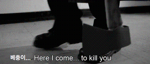 박멸 해충 벌레 here i come to kill you 움짤 도끼 걸어가는