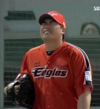 류현진 인생짤 좌절 빡침 한화 투수 야구 경기 깊은