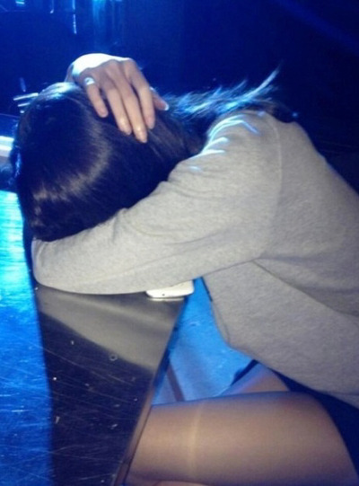 좌절중인 여학생