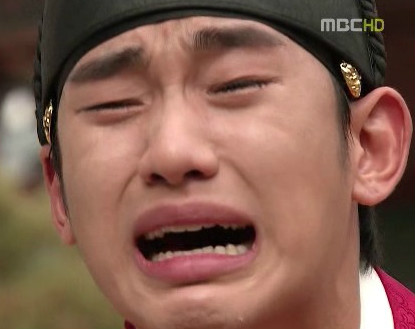 눈물 안습 우는 모습 울고있는 김수현 해품달 해를 품은 달 장면 왕 오열
