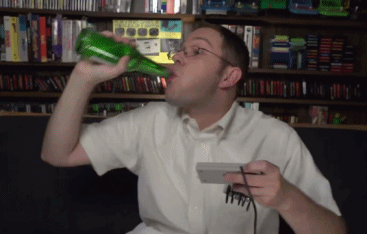 AVGN 제임스 롤프 슈웨제네거 게임 놀람 롤링락 뿜음