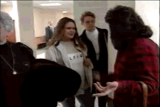 닥쳐라 그만해 닥쳐 선방 선빵 주먹질 아줌마 한방 때리는 맞아라 코피