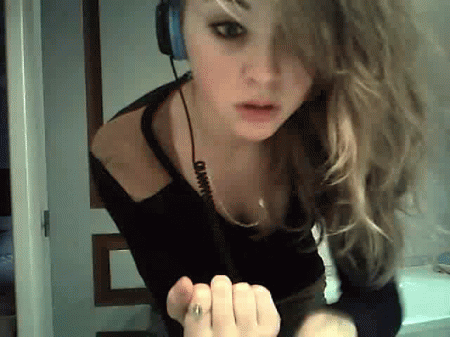 욕 손가락 여자 뻑큐 뻐큐 박규