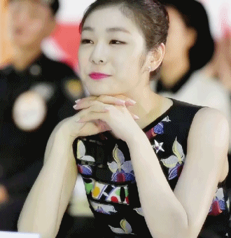 김연아 움짤 웃음 흐믓 좋은 흐믓한 연아 귀여운 즐거운 좋은