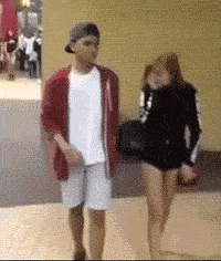 남자 여자 프로포즈 결혼 반지 반전 욕 손가락 뻑큐 박규 싸대기 손가락욕