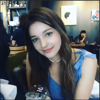 안젤리나 다닐 로바 윙크 귀여운 움짤 심쿵 러시아 모델 여신 바벨250