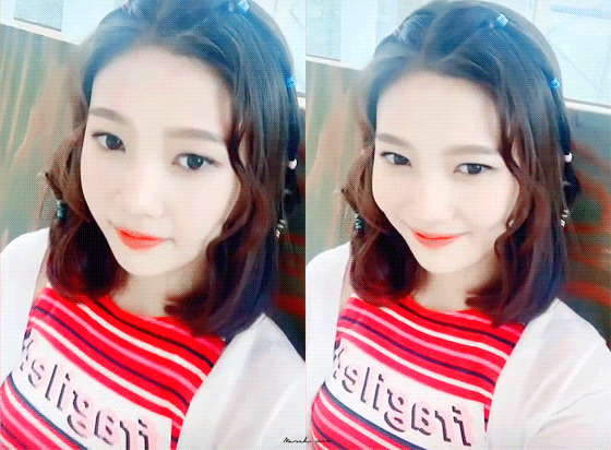 지지 여자 움짤 뽀뽀 예쁜