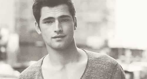 션 오프리 훈훈 흑백 미소 심쿵