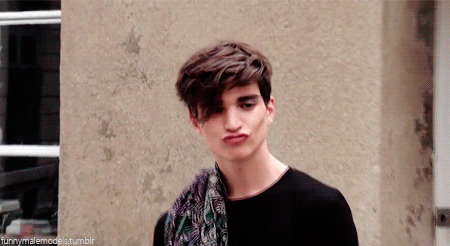 모델 남자 윙크 웃음 미소 훈훈 훈남 잘생긴