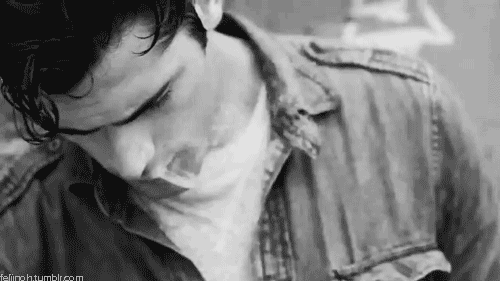 션 오프리담배 피는 모습 남자 모델