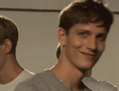 남자 모델 윙크