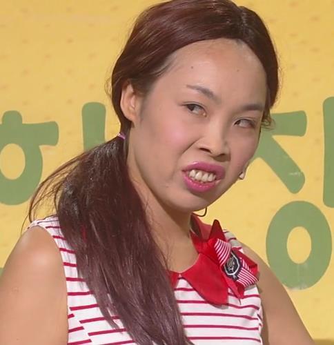 짜증 표정 오나미 여자 개콘 개그맨 잇몸 째려보는 화난 화나는 화남 짜증난