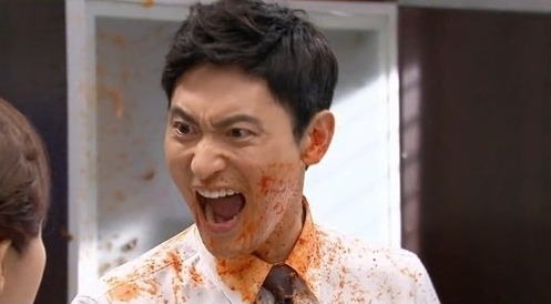 김치 싸대기 맞고 화남 화난 표정