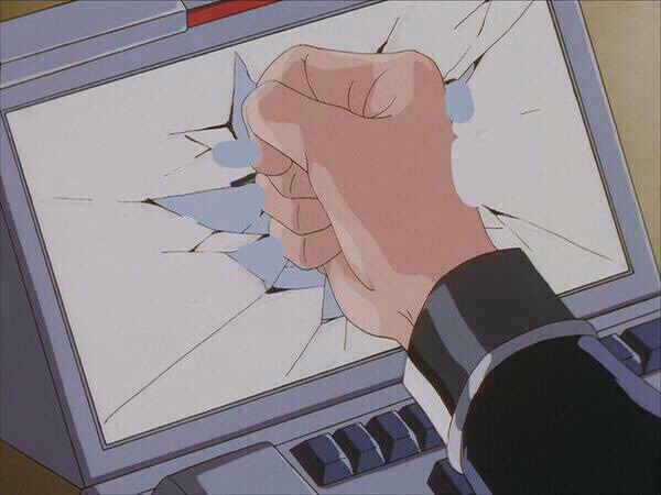 열받아서 주먹으로 모니터 박살 짜증 화나