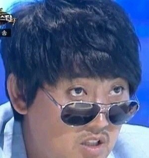 이승철 표정 뭐지 저 물건은 황당한 상황 안경 선그라스 벗고 눈빛 스퍼스타K 미친놈 봤을때