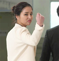 예쁜 여자 손가락 욕 이거나 먹어