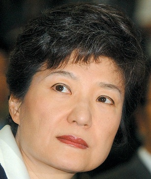 박근혜 희번득 표정 눈빛 대통령