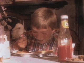 밥먹으면서 웃는 아이 웃음 웃음참는 웃긴 참는모습 큭큭큭