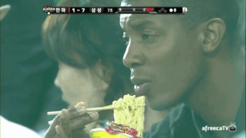 진라면 모델 흑형 야구장 야구 먹방 라면 컵라면 레전드 역대급 움짤