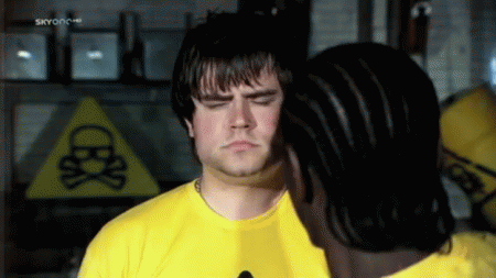 죽빵 싸대기 귀싸대기 때리는 슬로우 느리게 싸다구 뺨맞는 맞자 슬로우모션 천천히