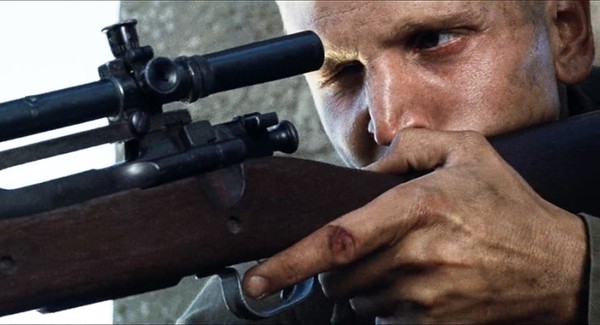 라이언 일병 구하기 저격수 저격 공격 총쏘는 모습 커플