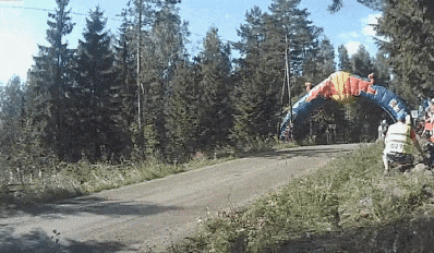 간다 가즈아 자동차 차량 도로 질주 급함 급하다 오빠 지금 올수있어 하소싶어 전화 받고 남자친구 지금간다