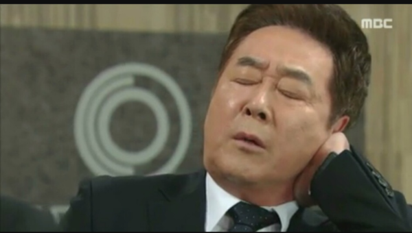 뒷골 뒷목 아이고 황당 혈압 올라