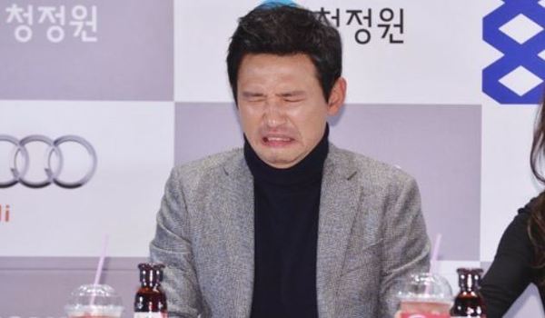 찡그린 표정 맛없어 신맛 청정원 황정민 원액 싫어 혐오