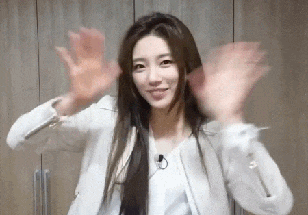 수지 인사 손인사 바이바이 손흔들 양손 귀여운 예쁜