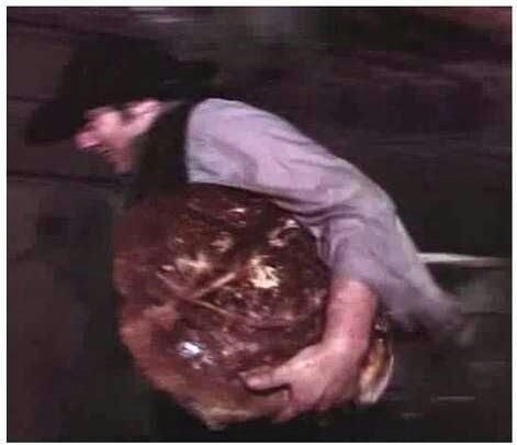 장발장 빵훔쳐서 도망가는 빵사이즈 대형 짤줍 짤방