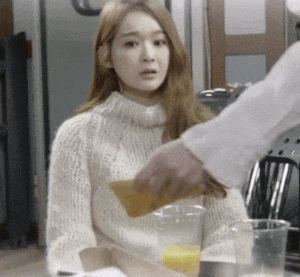 음식 피자 싸대기 날리는 따귀 목돌아갔다 움짤 뺨때리는 뺨싸대기 폭풍 황당 싸다구