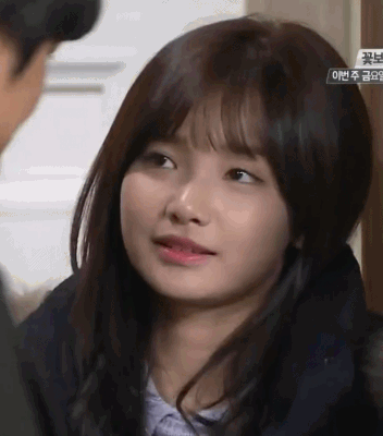 미소 비웃음 썩소 썩은미소 눈빛 니까짓게