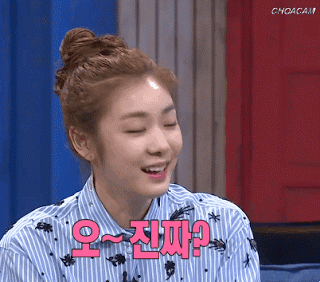 김연아 웃는 모습 입가리고 오~진짜 예쁜 빵터진 웃음