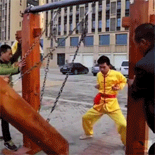 낭심 소림사 급소 남자 차기 고통  아파 아픔 죽어