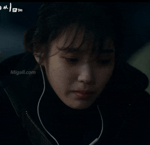 드라마 아이유 이지안 나의 아저씨 나저씨 나의아저씨 눈물 이어폰 슬픔 우는모습