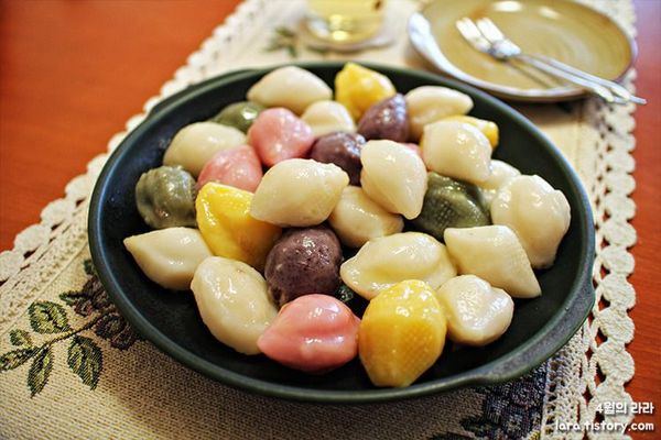 한가위 추석 인사 인사말 명절 풍성 가을 송편 떡 음식 오색송편