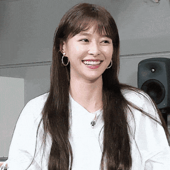 권나라 쑥스 나혼자산다 예쁜 움짤 부끄러움 부끄러워 미소