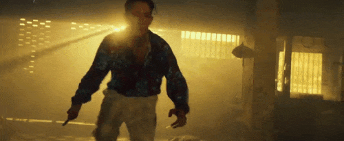 다만 악에서 구하소서 분노 화남 칼 가만안둬 이정재 뛰어 오르는 장면