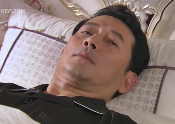 전광렬 자는모습 자니 실눈 자는척 못본척