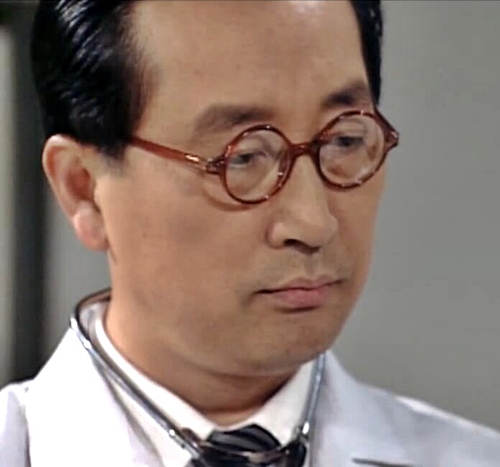 의사양반 야인시대 표정 고자라니 의사 병원