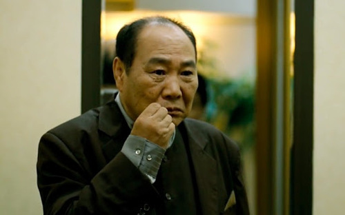 타짜 너구리 입막아 입틀막 입닫아 비밀 말하면 가만안둬 발설금지 말하지마