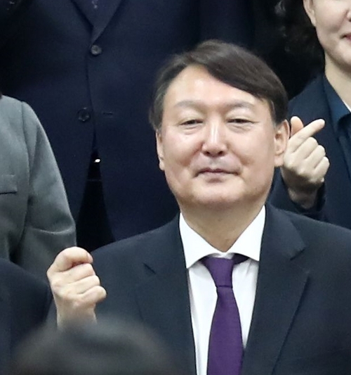 윤석렬 윤석열  손가락 하트 욕 윤짜장 검찰총장 욕심 심술