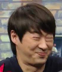 풉 비웃음 풋 웃음 전진 웃긴 빵터짐