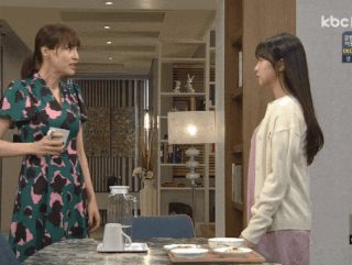 물싸대기 싸대기 생수 여자 물벼락